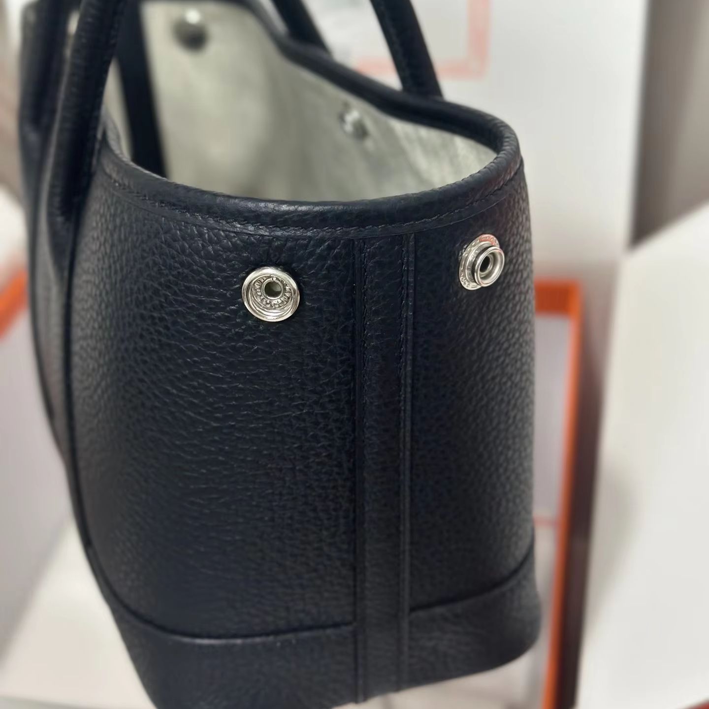 Shoulder Bag Structured - Black leather garden-style tote bag with